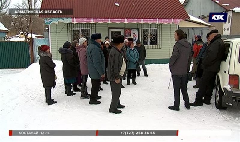 «Здесь живут не ишаки»: сельчане Алматинской области отрезаны от цивилизации