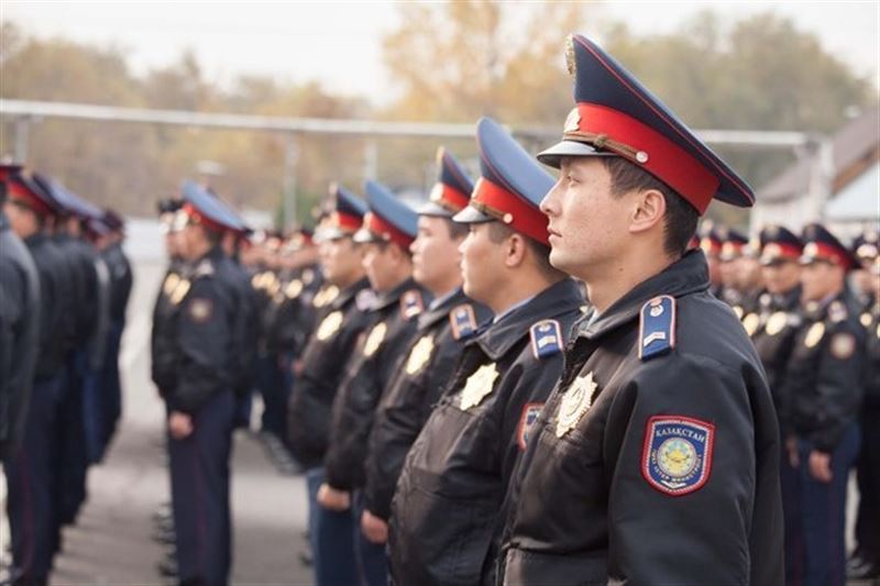 Назарбаев полицейлерді аттестаттаудан өткізу туралы қаулыға қол қойды