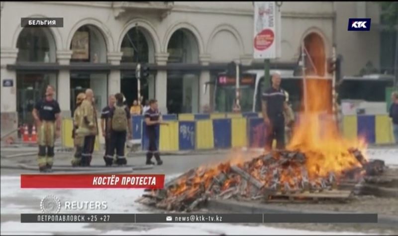 Недовольные зарплатой бельгийские пожарные жгут на улицах костры