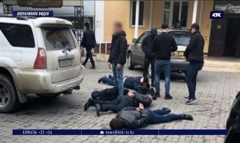 В Нур-Султане с поличным задержаны рэкетиры