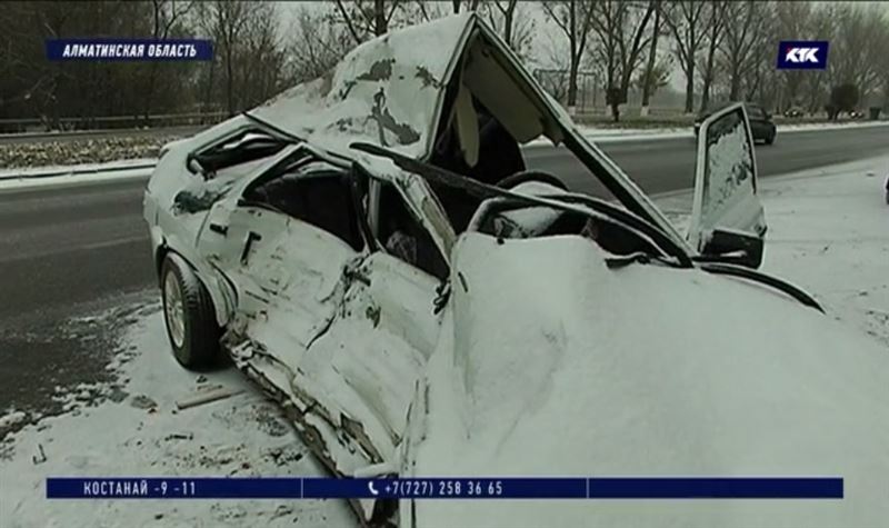 «Ладу» занесло на повороте, 22-летний водитель погиб