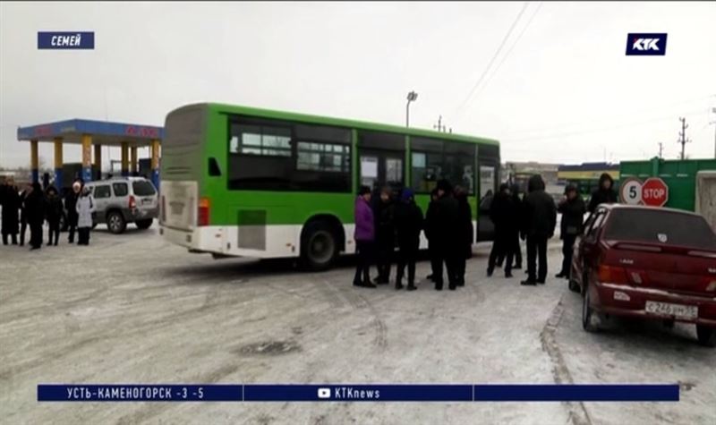 Водители и кондукторы автобусов в Семее устроили демарш