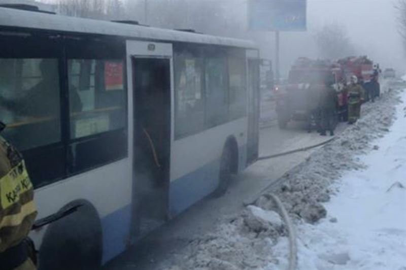 Өскеменде жолаушылар автобусы өртенді