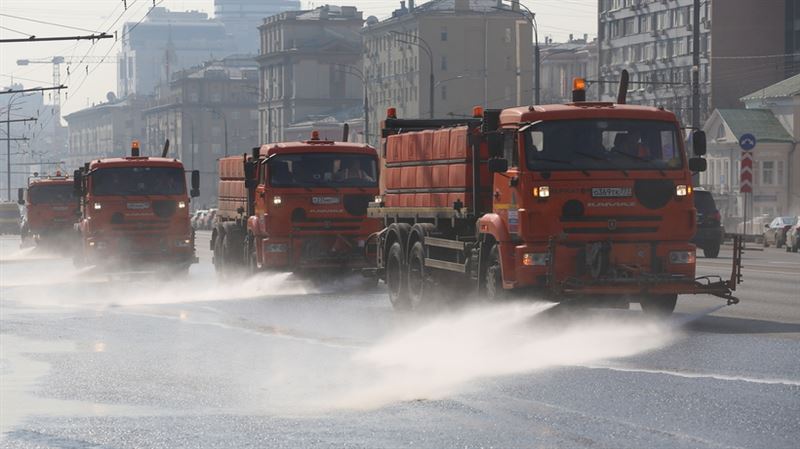 Дважды в день планируется мыть дороги в Алматы