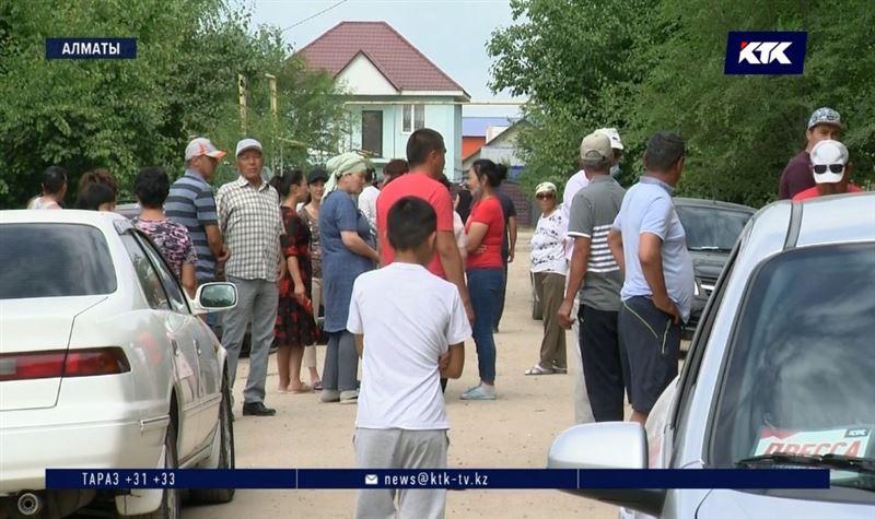 Микрорайон в Алматы пока останется без дороги и воды