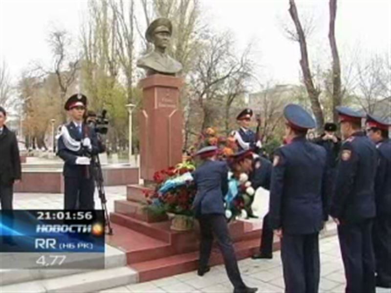 В Таразе вспоминают жертв трагедии - тогда от рук смертника погибли 7 человек