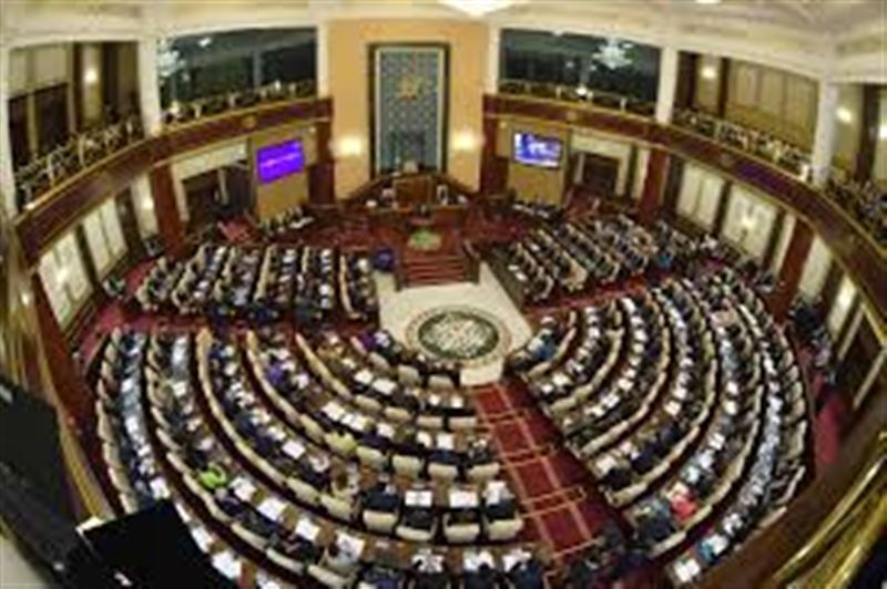 Парламент депутаттары демалысқа кетті