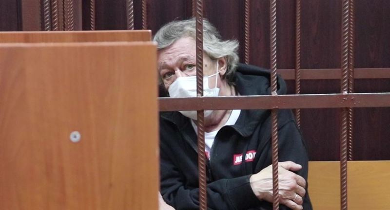 Ефремов не считает себя виновником ДТП, заявил адковат