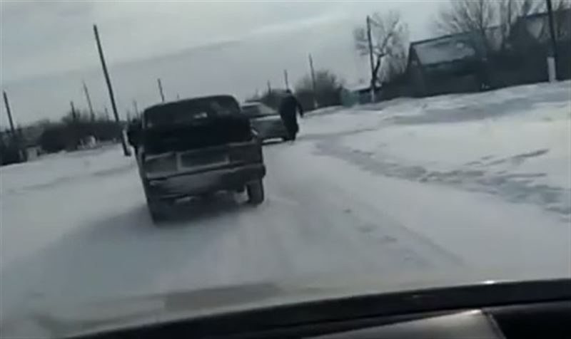 Преследование полицейскими автоугонщика попало на видео в Костанайской области