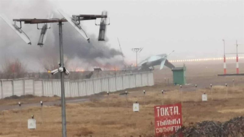 Видео с места падения самолета в Алматы из соцсети