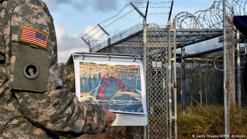 Самого пожилого заключенного освобождают из тюрьмы в Гуантанамо