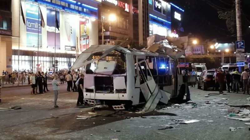 Полный пассажиров автобус взорвался в Воронеже, погибла женщина 