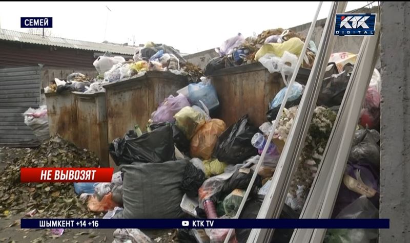 «Все в мусоре будет»: в Семее бастуют коммунальщики