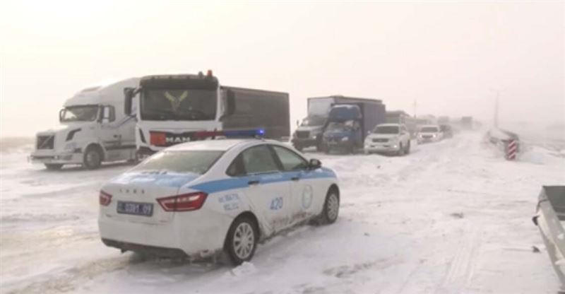 В Карагандинской области из-за непогоды ввели ограничения движения для всех видов транспорта