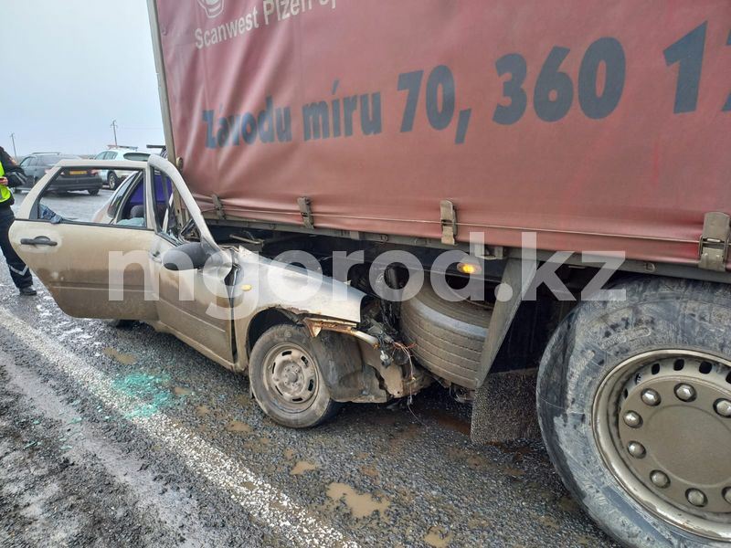 Двое погибли и годовалый ребенок в больнице после ДТП на трассе Уральск – Атырау