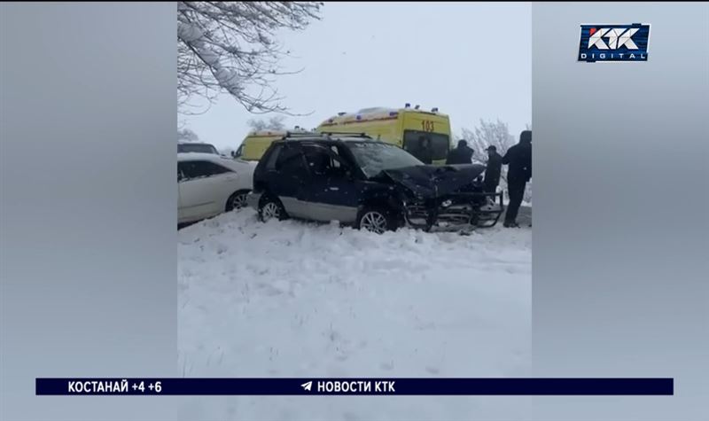 Четверо пострадали при столкновении двух легковушек