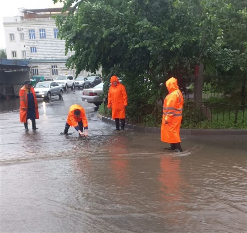 Нөсер жауыннан Алматы көшелерін су басты