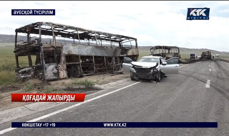 Жүк көлігі жол апатын жасап, 100-ге е жуық адам өлімнен қалды