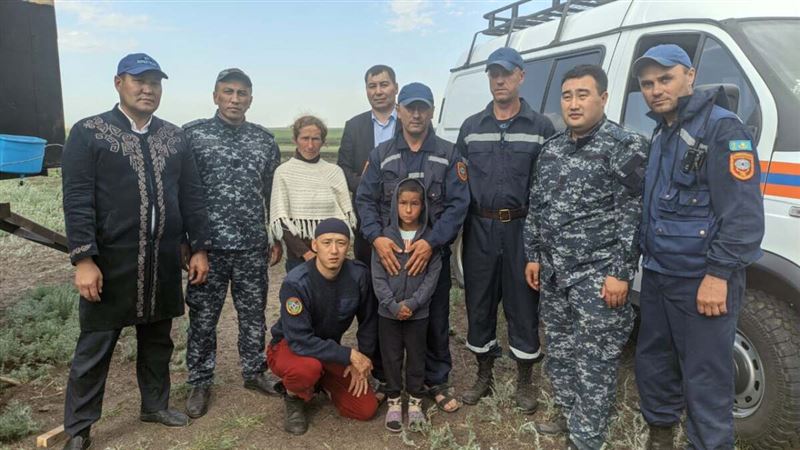 Пропавшего в степи девятилетнего мальчика нашли через сутки в Костанайской области