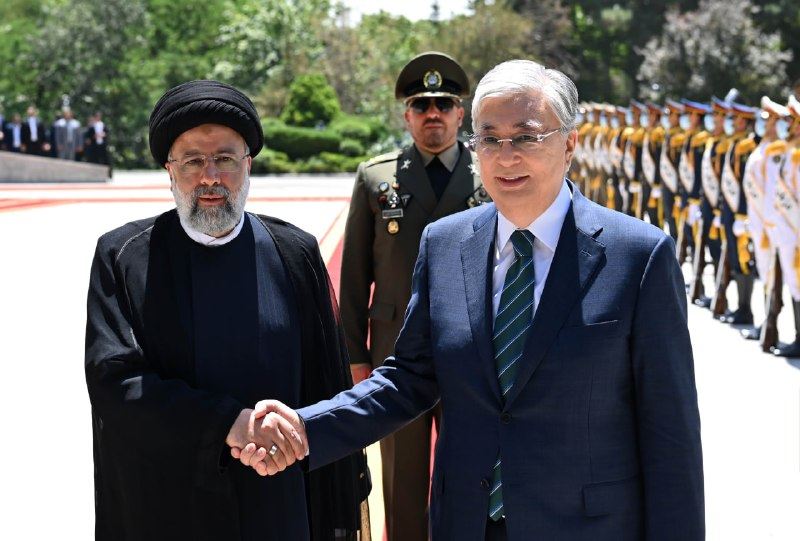 Президент Исламской Республики Иран официально встретил президента Казахстана в комплексе «Саадабад»