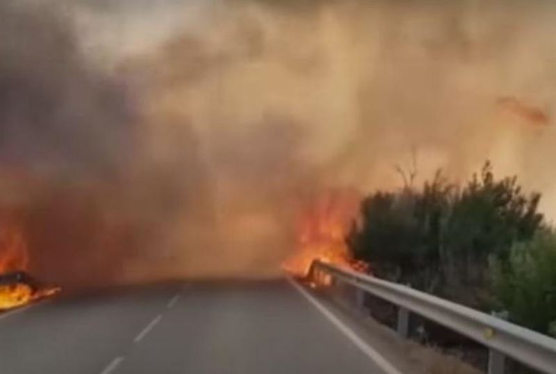 Өрт салдарынан оқ-дәрілер жарылып жатыр 