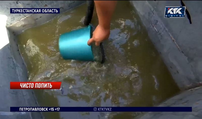 Грязная вода, бездорожье, смрад с мусорного полигона – так живут люди в сарыагашском микрорайоне