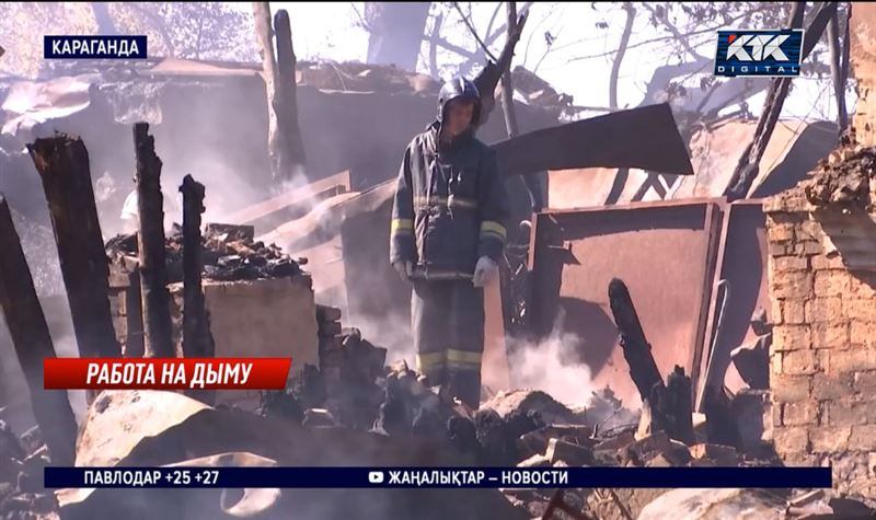 Захламивший двор карагандинец винит пожарных в том, что лишился дома 