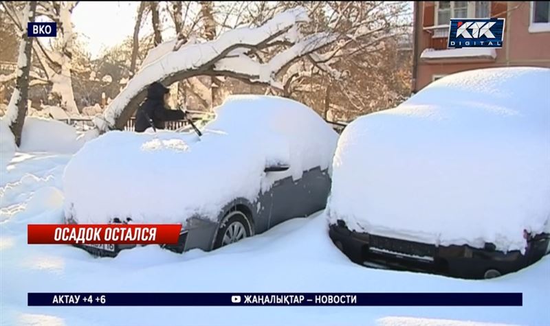 Из-за сильного снегопада коммунальщики ВКО работают в авральном режиме