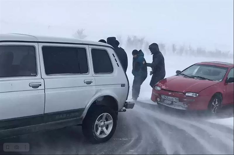 Абай облысында бір күнде жолда қалған 65 адам қауіпсіз жерге көшірілді