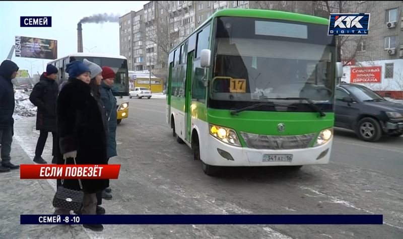 Семейчане ждут автобусы по полтора часа из-за нехватки водителей