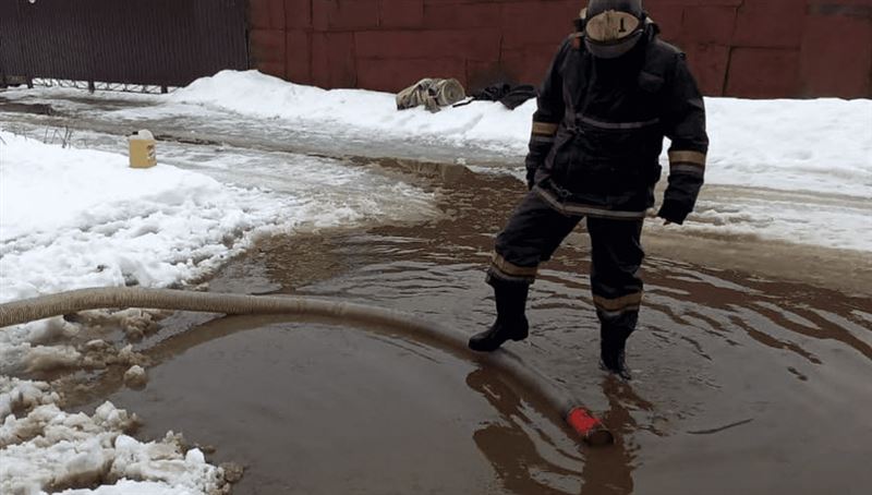 В ЗКО ликвидировали подтопление улиц и дворов