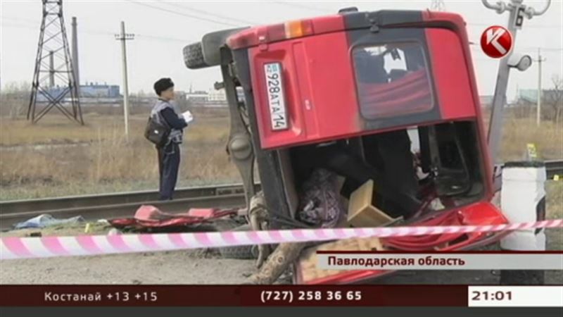 ЧП павлодарском Аксу: тепловоз врезался в микроавтобус, в котором находились ученики лицея