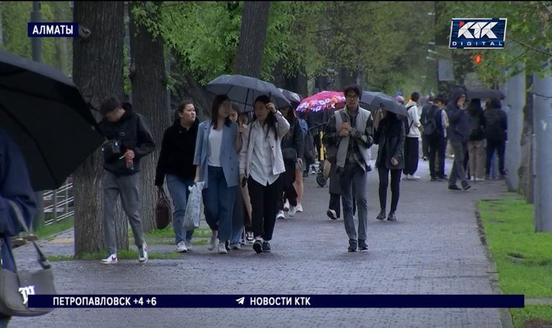 Снег, туман и гололед обещают синоптики в Алматы