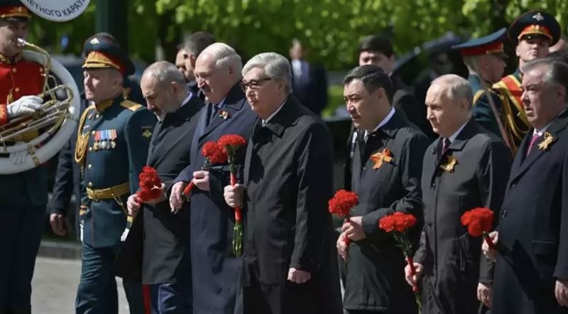 Қасым-Жомарт Тоқаев Жеңіс күніне арналған әскери парадқа барды 