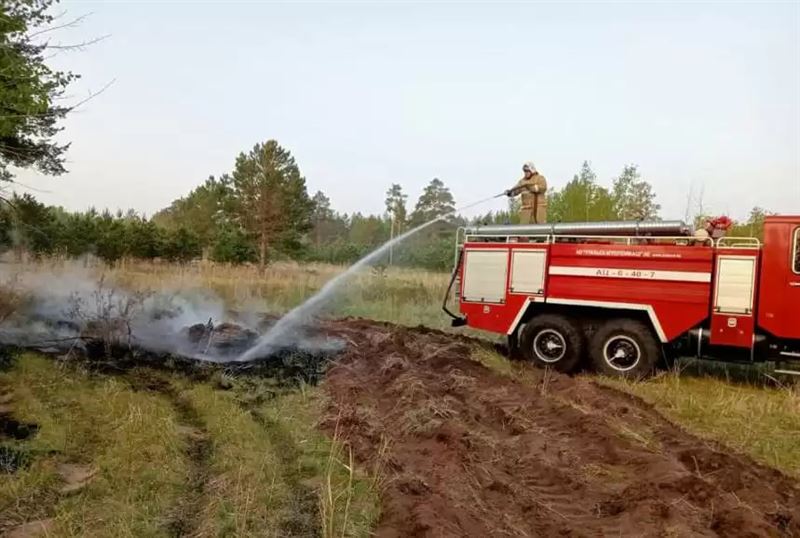 277 человек эвакуировались с места тушения пожара в Абайской области