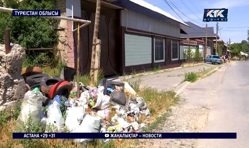 Әкімдік алдында шенеуніктерге бір көлік қоқысты шашты – Түркістан облысы  