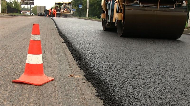 Два перекрестка и участок дороги закрыли на ремонт в Астане