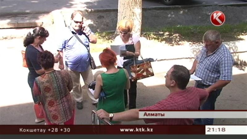 В Алматы судят директора автосалона, который обманул покупателей на полмиллиона долларов 