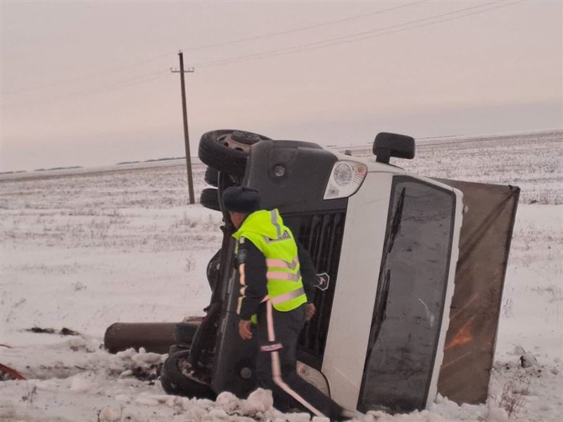 Водитель из Кокшетау поблагодарил полицейских СКО за оперативную помощь на дороге