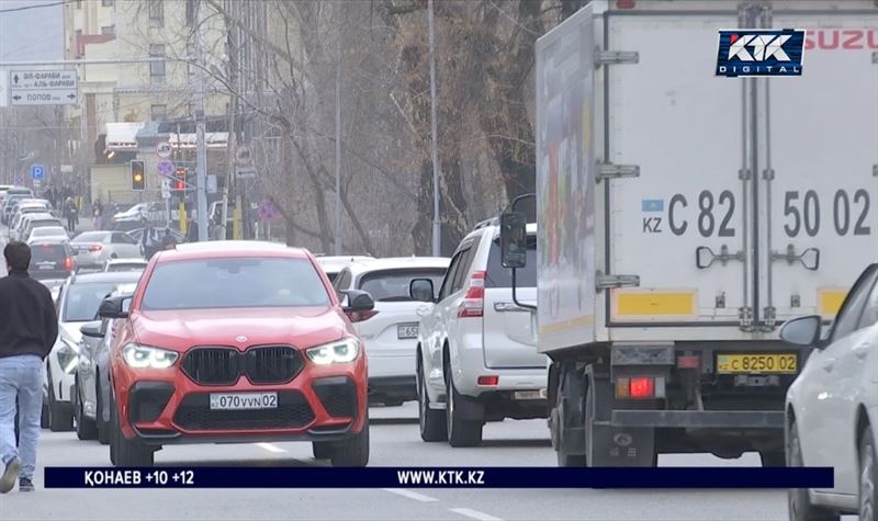 Алматы әкімдігі автомобиль жолдарын тарылтуды көздеп отыр