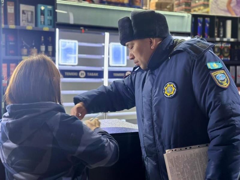 В столичных торговых точках провели профилактические рейды по пиротехнике