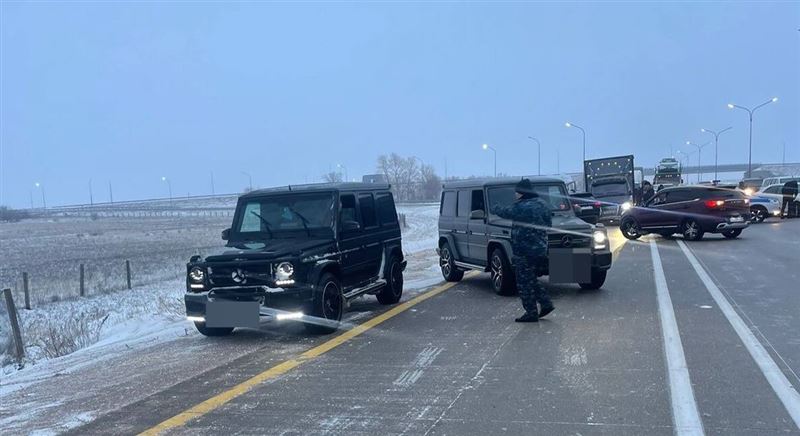 Двое водителей Gelandewagen арестованы за выезд на закрытую трассу в Карагандинской области