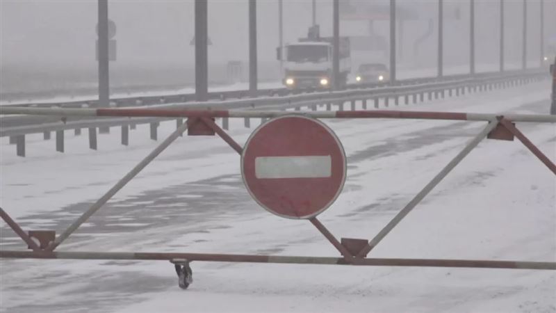 Екі облыста ауа райына байланысты жол жабылды