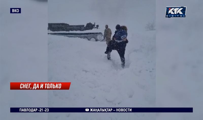 Режим ЧС: из-за снегопада добраться до двух сел ВКО можно только на вертолете