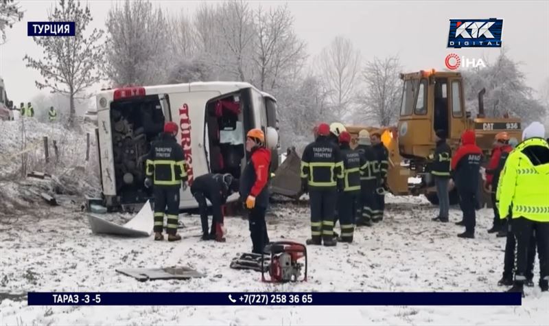 Перевернулся автобус: в Турции погибли шесть человек