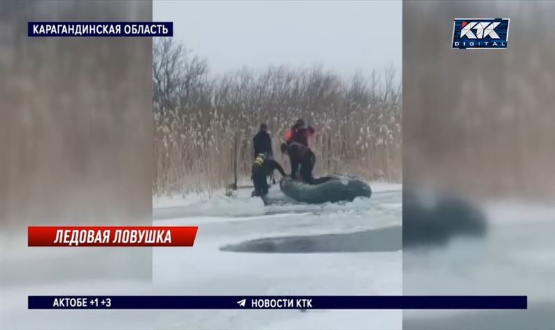 Водителя машины, провалившейся под лед на канале под Карагандой, продолжают искать водолазы