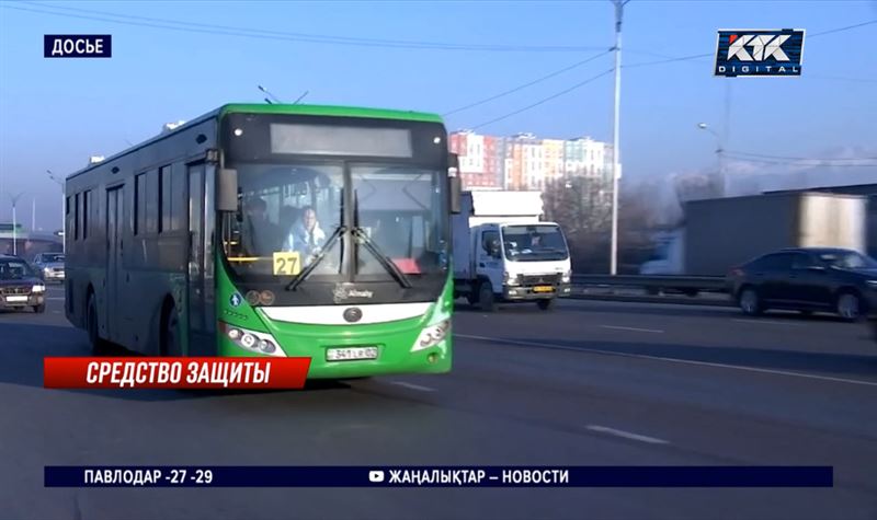 В автобусах хотят поставить перегородки, чтобы защитить шоферов от пассажиров