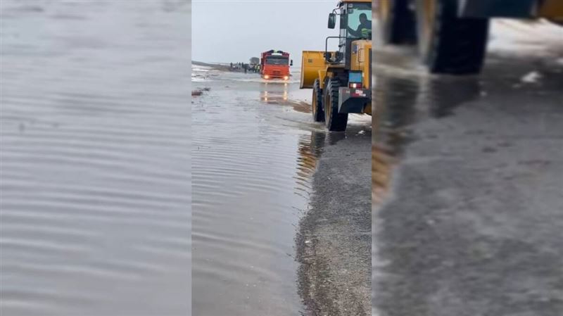 Акмолинские полицейские обеспечивают безопасность на дорогах, где есть переливы