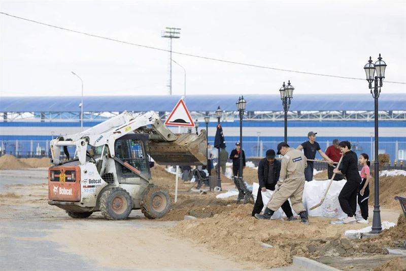 Более 600 домов подтопило в городе Кульсары Атырауской области