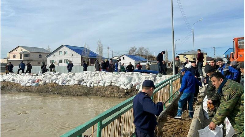 12 тысяч жителей города Кульсары эвакуированы с момента объявления режима ЧС